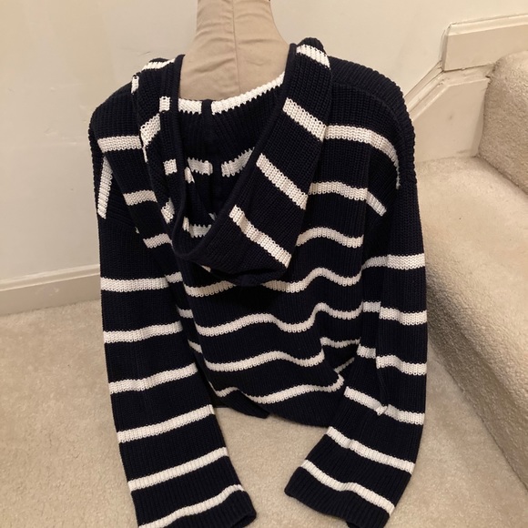 NWOT Gap Sweater - Picture 4 of 4